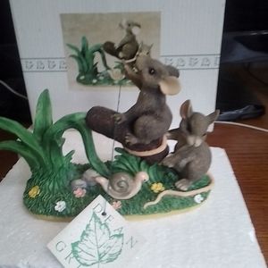 Charming tails "Cattail Catapult Figurine"